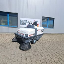 Balayeuse aspirateur autoportée à louer