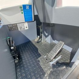 Balayeuse aspirateur autoportée à louer