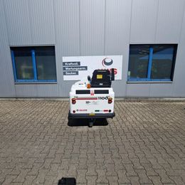 Balayeuse aspirateur autoportée à louer