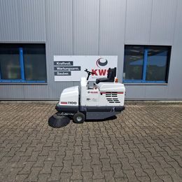 Balayeuse aspirateur autoportée à louer