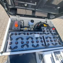 Balayeuse aspirateur autoportée à louer