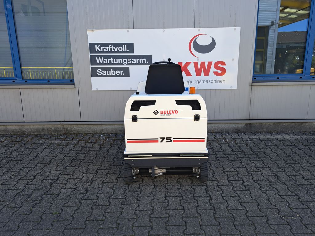 Balayeuse aspirateur autoportée Dulevo Dulevo 75 EH à louer Balayeuse aspirateur autoportée à louer