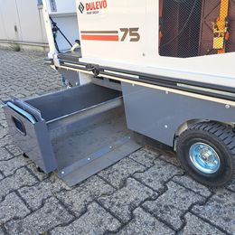 Balayeuse aspirateur autoportée Dulevo Dulevo 75 EH à louer Balayeuse aspirateur autoportée à louer
