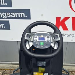Balayeuse aspirateur autoportée à louer