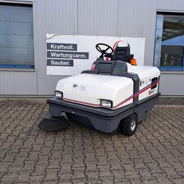 Balayeuse aspirateur autoportée Dulevo 90 BK Strassenzulassung à louer Balayeuse aspirateur autoportée à louer