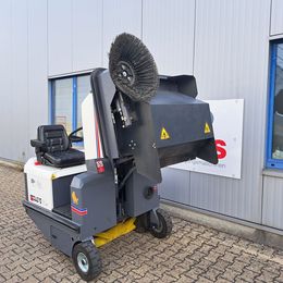 Balayeuse aspirateur autoportée Dulevo 90 BK Strassenzulassung à louer Balayeuse aspirateur autoportée à louer